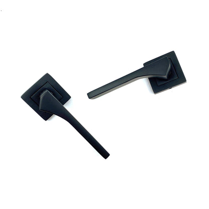 İstanbul Door Handle Lotus Mat Siyah Rozetli Kapı Kolu