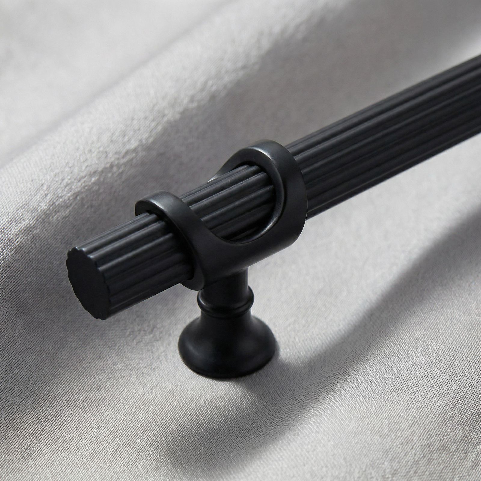 ARSİN ÇİZGİLİ MAT SİYAH 128MM